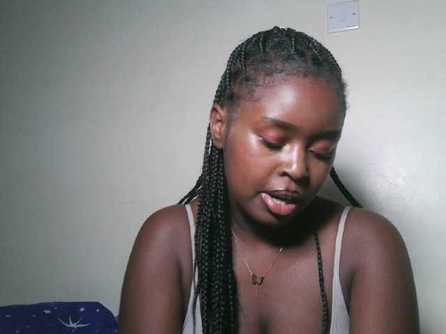 Spiceynelly live cam on BongaCams