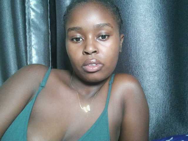 Spiceynelly live webcam show