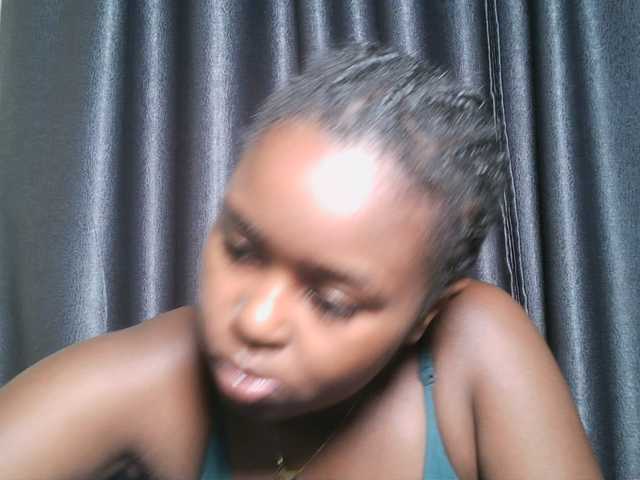 Spiceynelly live webcam show