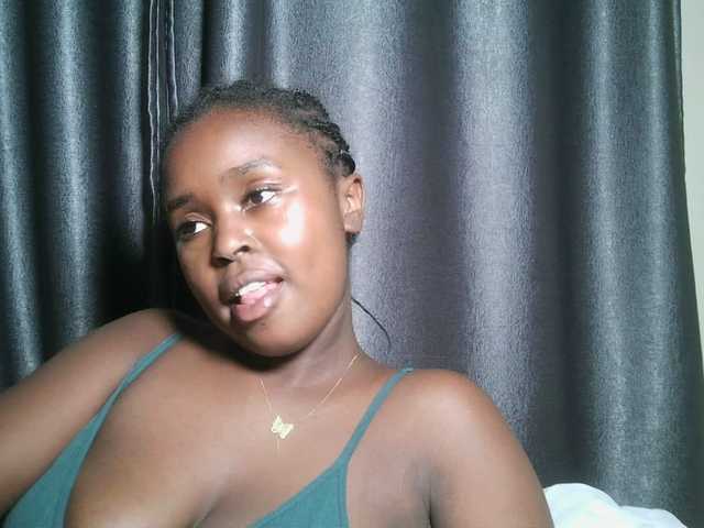 Spiceynelly live webcam show