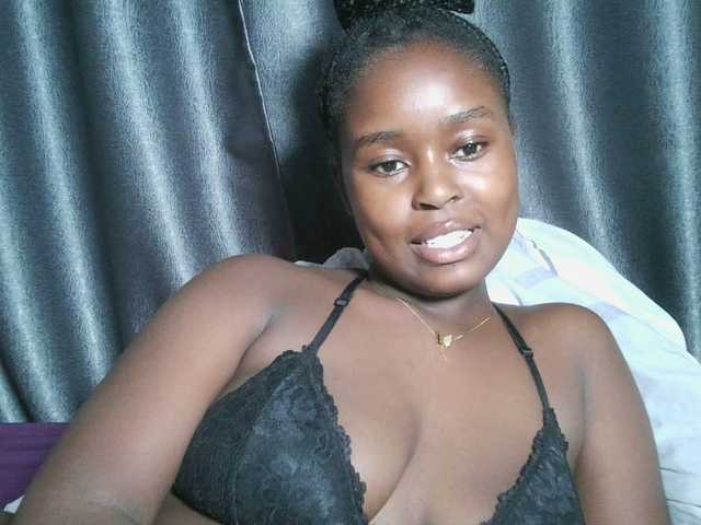 Spiceynelly live cam on BongaCams