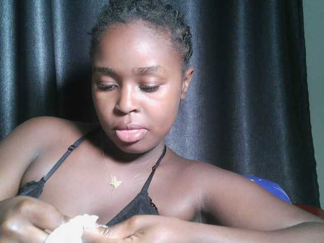 Spiceynelly live webcam show