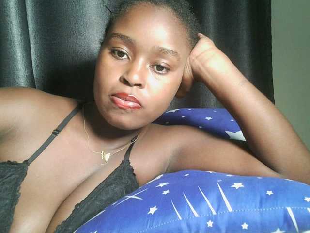 Spiceynelly live cam on BongaCams