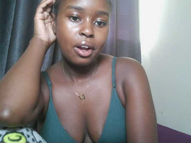 Spiceynelly live webcam show