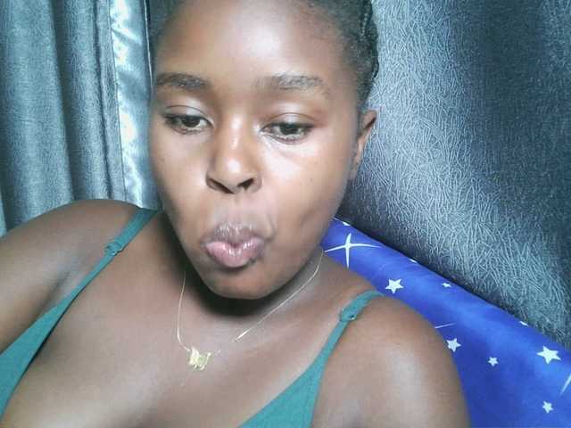 Spiceynelly live cam on BongaCams
