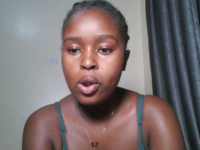 Spiceynelly live webcam show