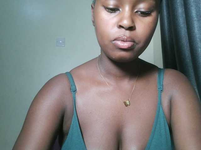 Spiceynelly live webcam show