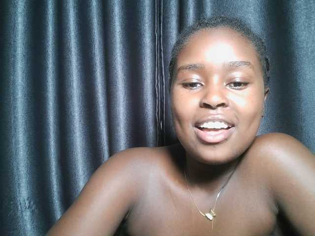 Spiceynelly live cam on BongaCams