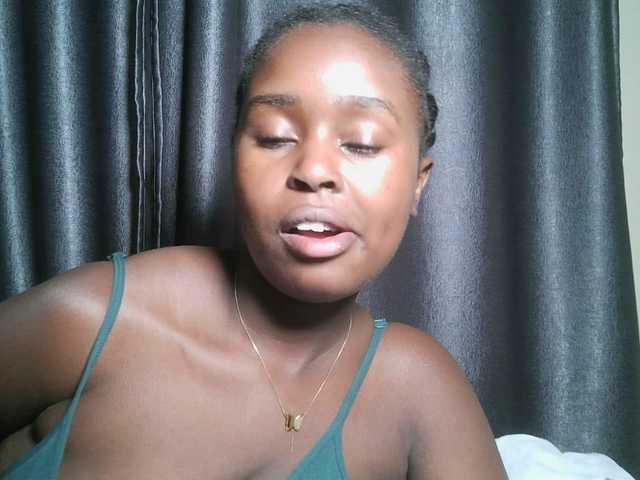 Spiceynelly live webcam show