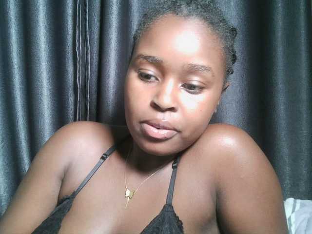 Spiceynelly live webcam show
