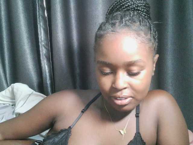 Spiceynelly live webcam show