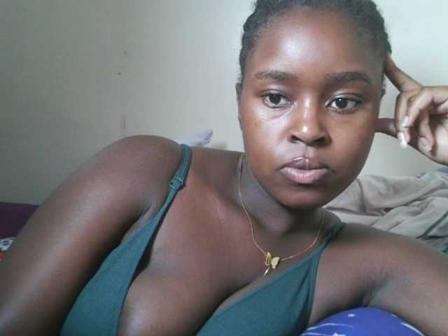 Spiceynelly live webcam show