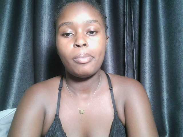 Spiceynelly live cam on BongaCams