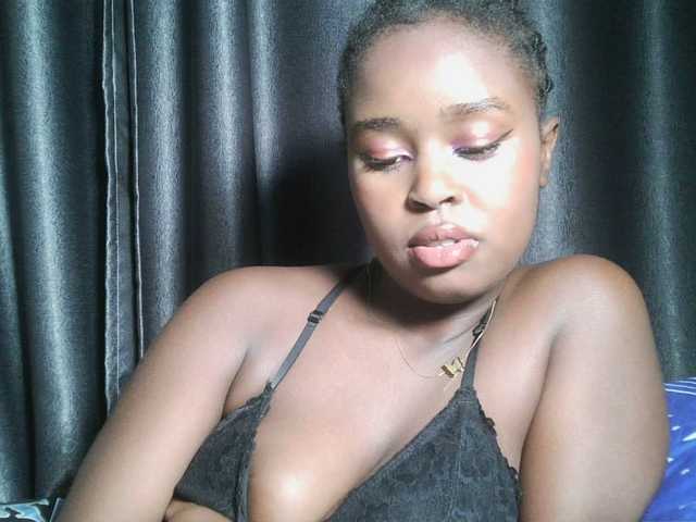 Spiceynelly live cam on BongaCams