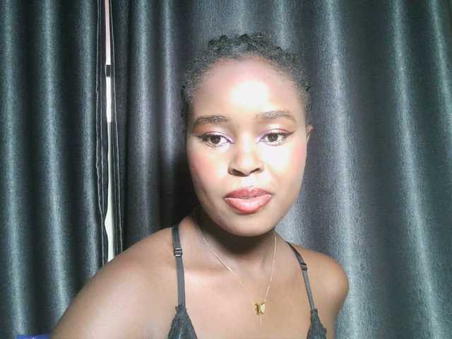 Spiceynelly live cam on BongaCams