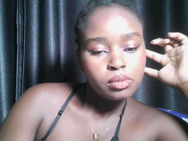 Spiceynelly live cam on BongaCams