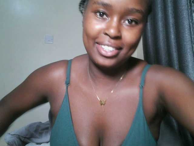 Spiceynelly live webcam show