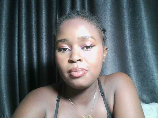 Spiceynelly live webcam show