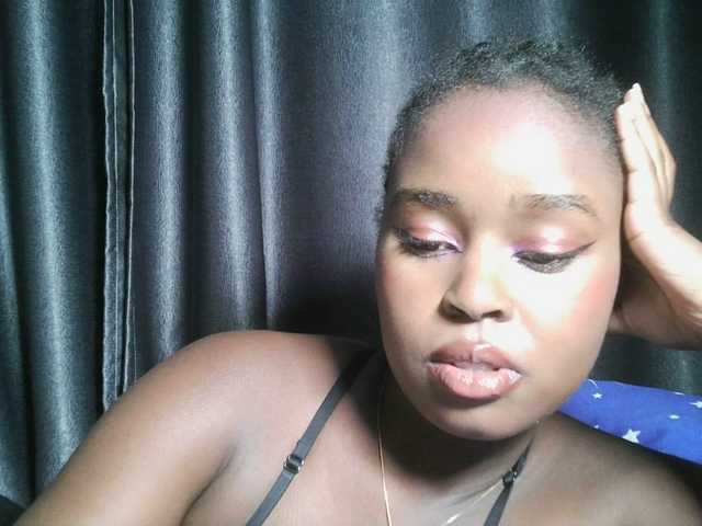 Spiceynelly live webcam show