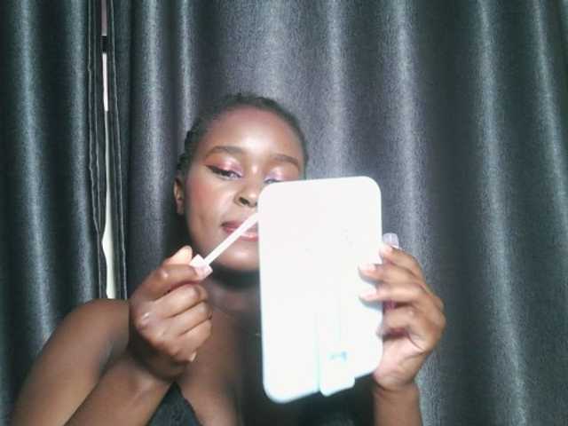 Spiceynelly live webcam show