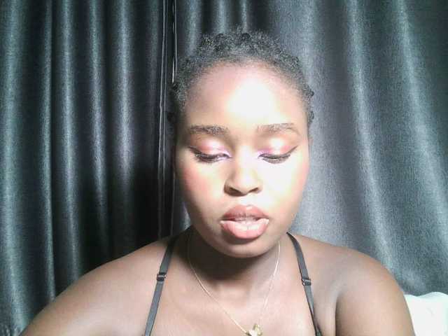 Spiceynelly live webcam show