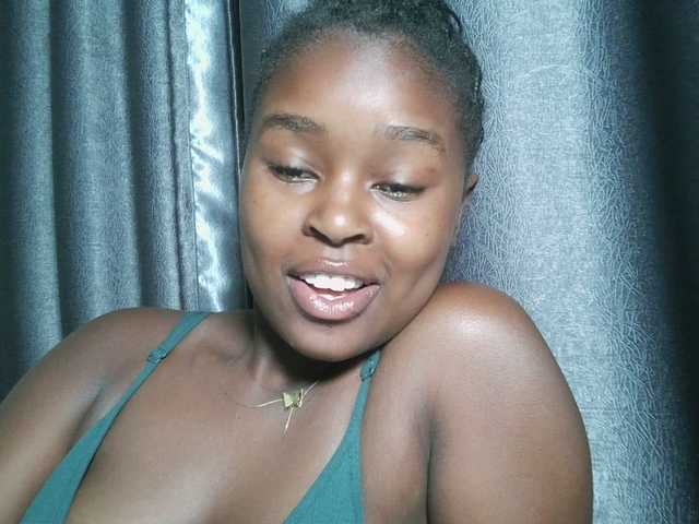 Spiceynelly live webcam show