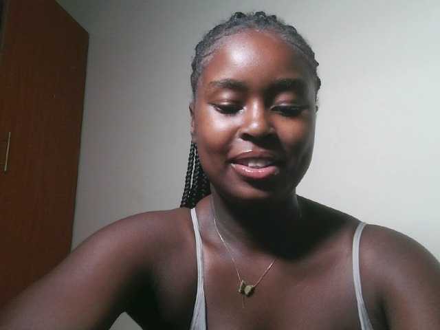 Spiceynelly live cam on BongaCams