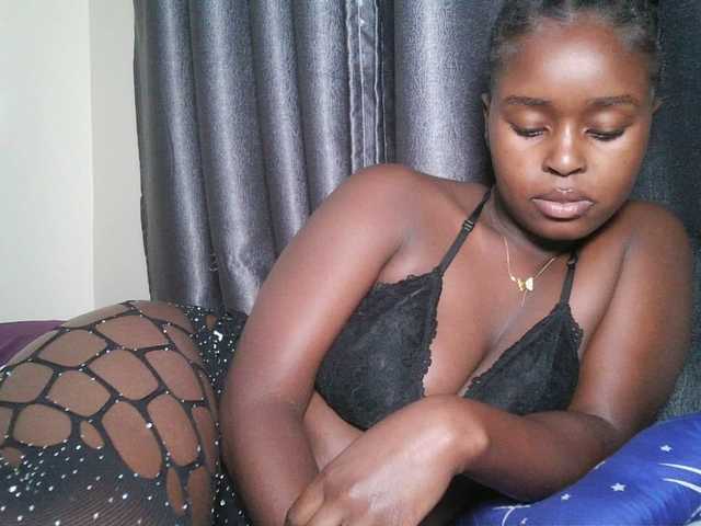 Spiceynelly live webcam show