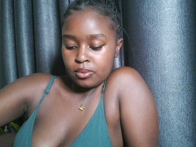 Spiceynelly live webcam show