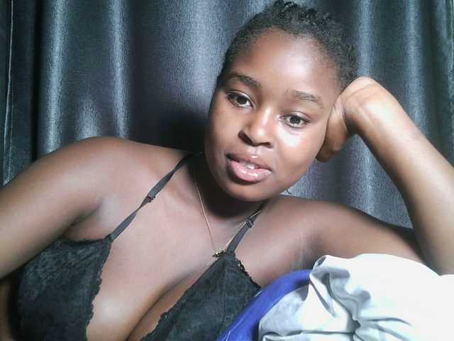 Spiceynelly live cam on BongaCams