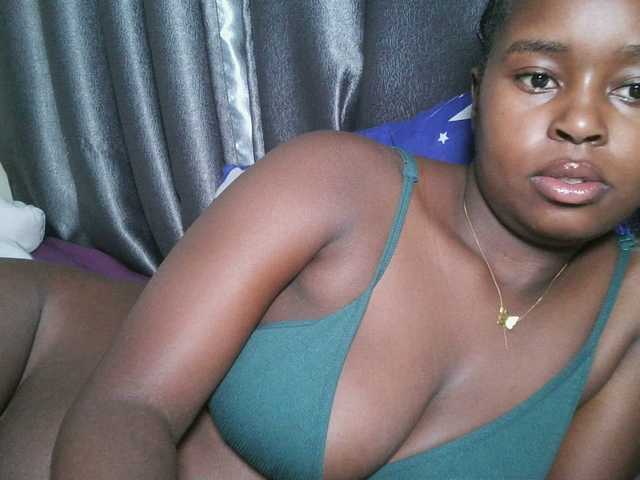 Spiceynelly live webcam show