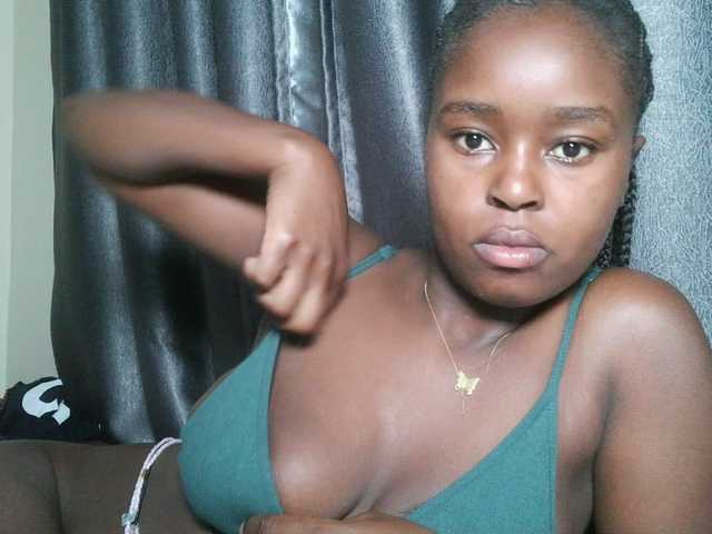 Spiceynelly live cam on BongaCams