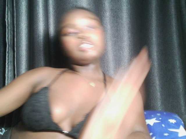 Spiceynelly live webcam show
