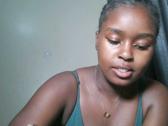 Spiceynelly live webcam show