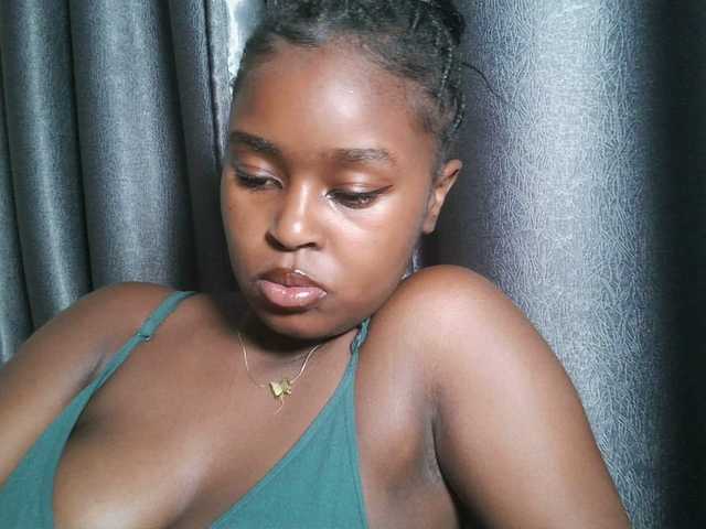Spiceynelly live cam on BongaCams