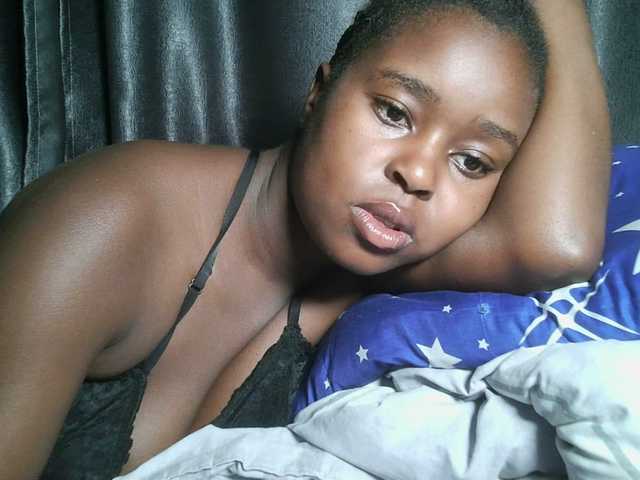Spiceynelly live webcam show