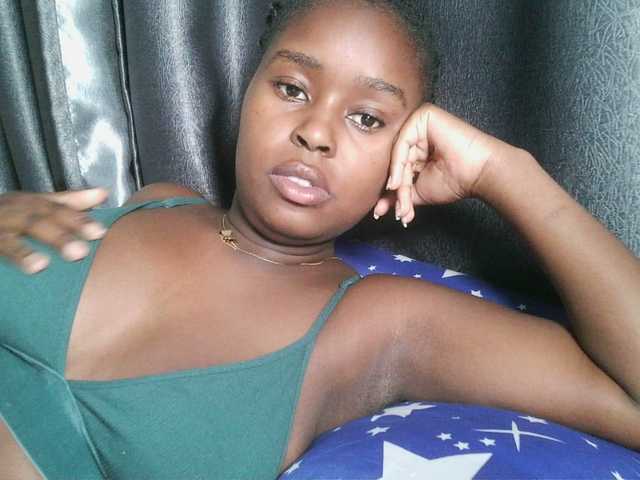 Spiceynelly live webcam show