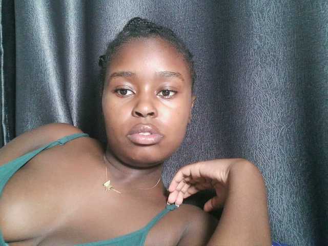 Spiceynelly live webcam show