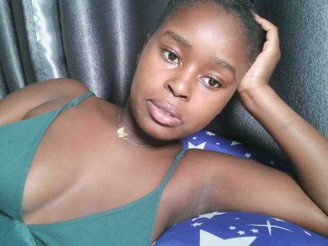 Spiceynelly live webcam show