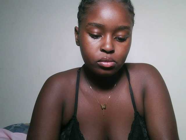 Spiceynelly live cam on BongaCams