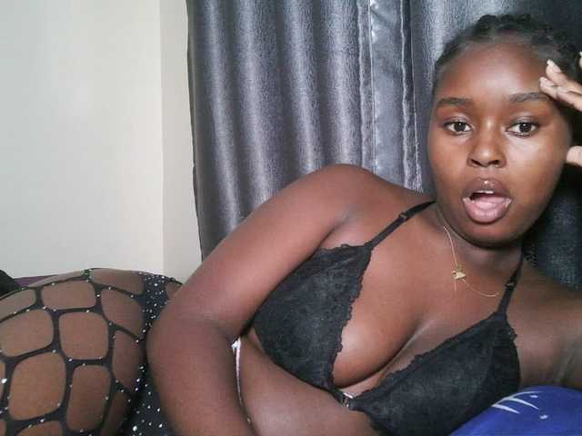 Spiceynelly live cam on BongaCams