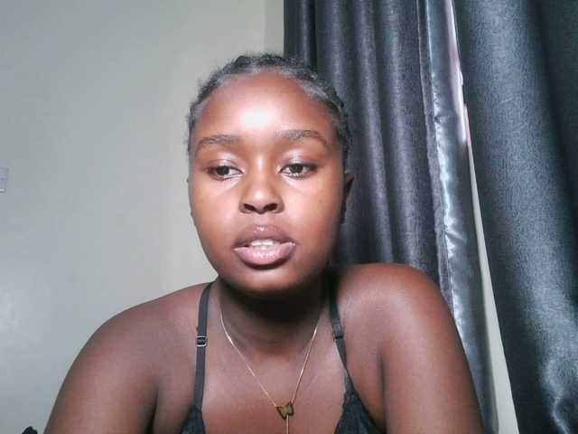 Spiceynelly live cam on BongaCams
