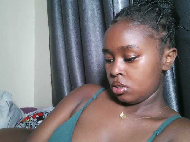 Spiceynelly live webcam show