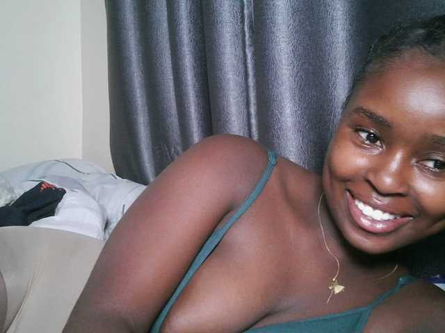 Spiceynelly live webcam show