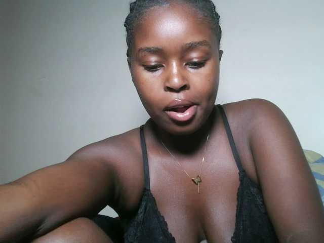 Spiceynelly live webcam show