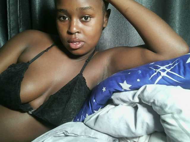 Spiceynelly live webcam show