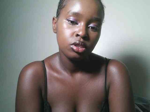 Spiceynelly webcam