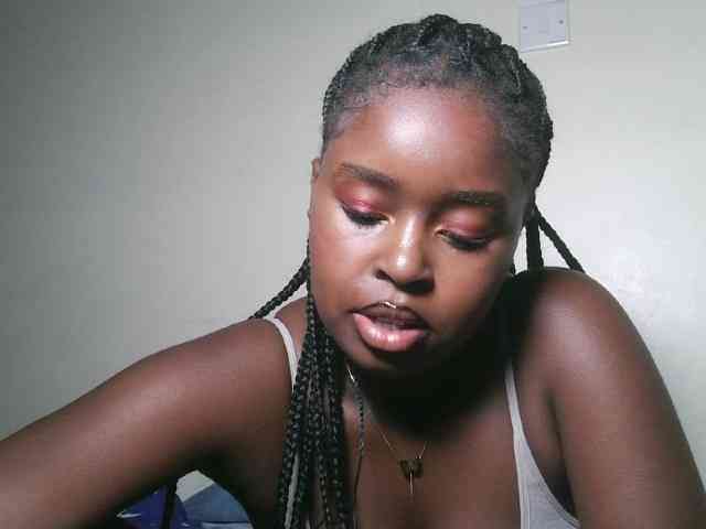 Spiceynelly webcam