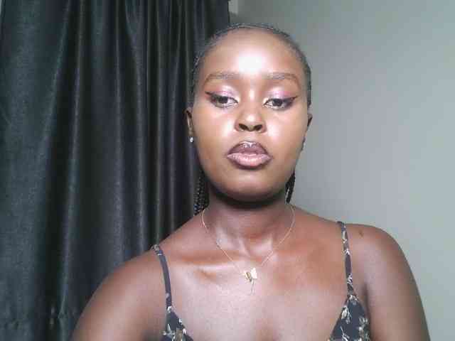 Modella: Spiceynelly