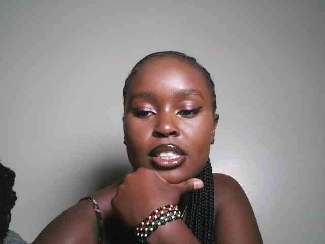 Modella: Spiceynelly